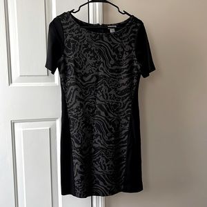 Black and Grey DKNY Dress! Short sleeve, fitted! Excellent Cond. Size 8